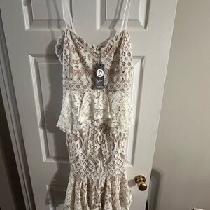 Going to a white party or getting married this is your dress